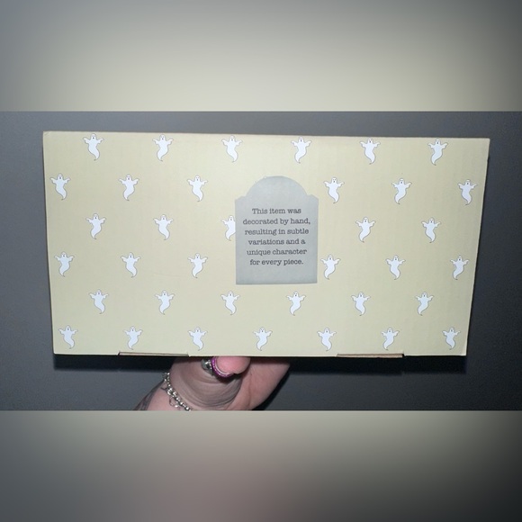 Pink ghost ramekins - Picture 3 of 3